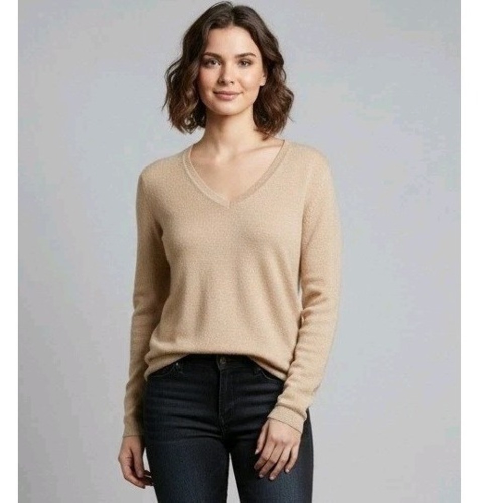 Duluth Trading Co Sweater Womens Sz Small Merino Wool V-Neck Pullover Preppy Tan